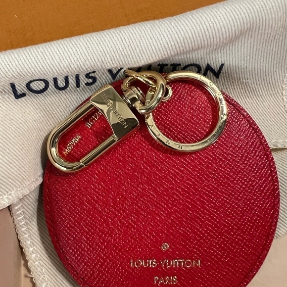 Louis VUITTON M69984 Vivienne Monogram Porte Cles-Illustre Bag Charm Key Holder - Picture 12 of 16